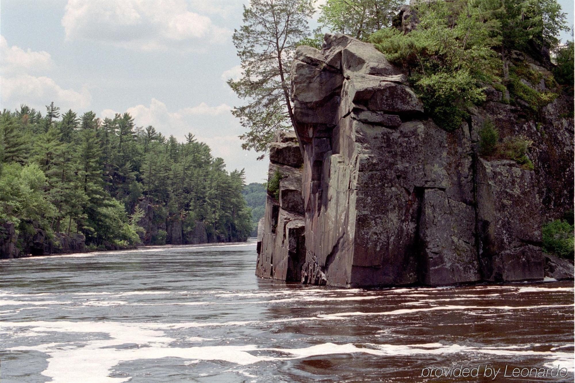 圣十字山谷智选假日酒店 Saint Croix Falls 外观 照片